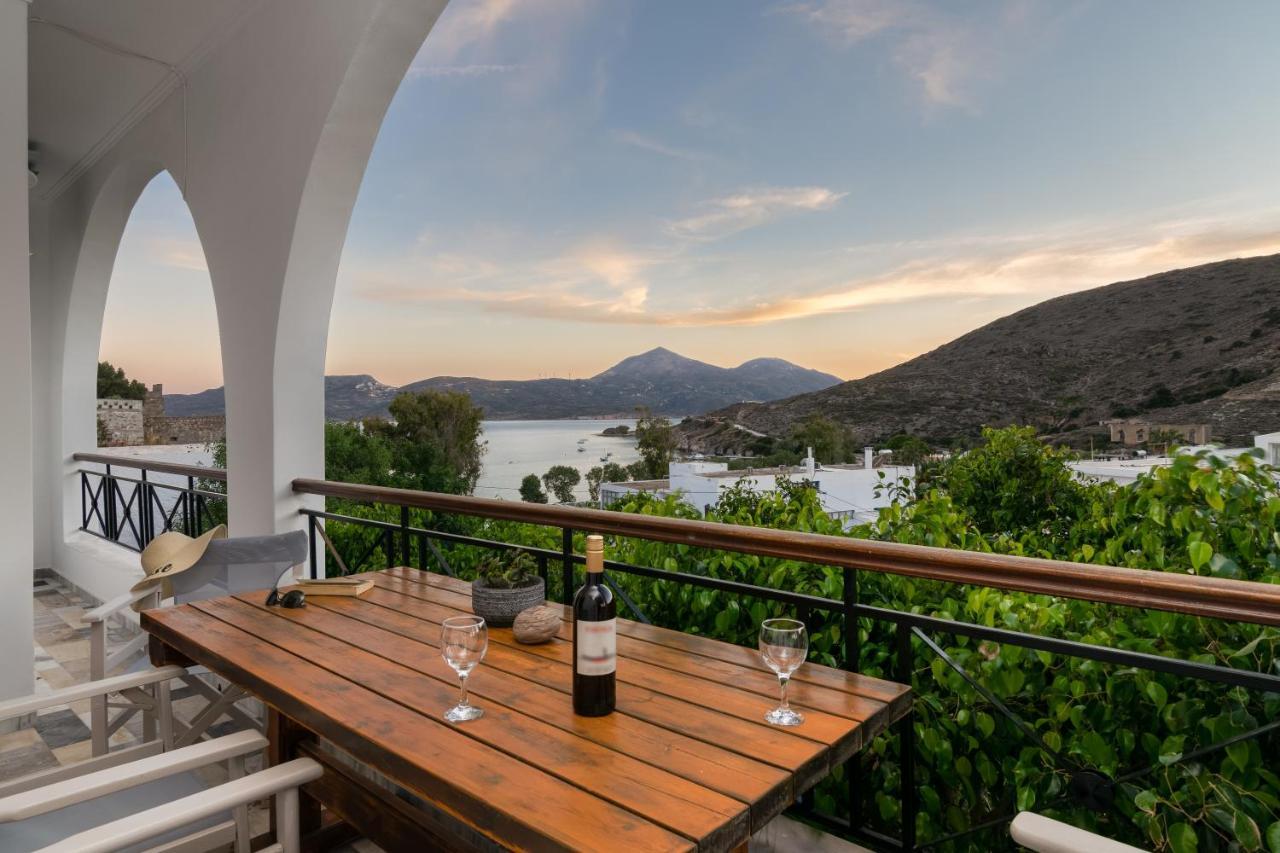 Areti'S Milos Guesthouses Adamantas  Exterior photo
