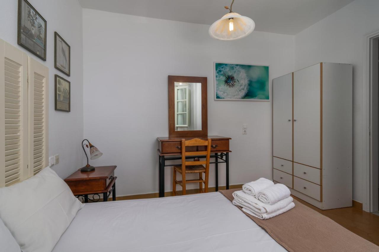 Areti'S Milos Guesthouses Adamantas  Exterior photo