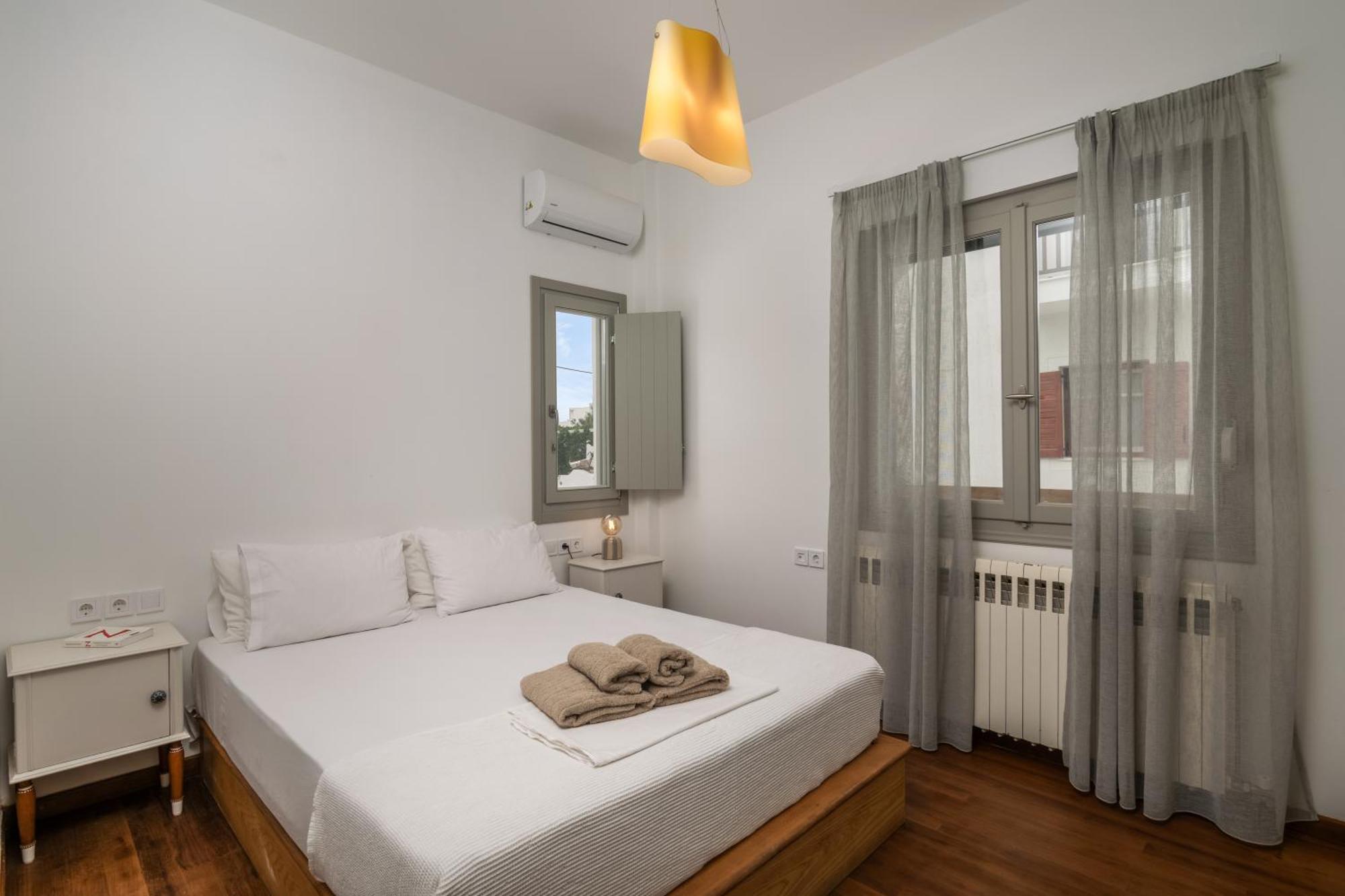 Areti'S Milos Guesthouses Adamantas  Exterior photo